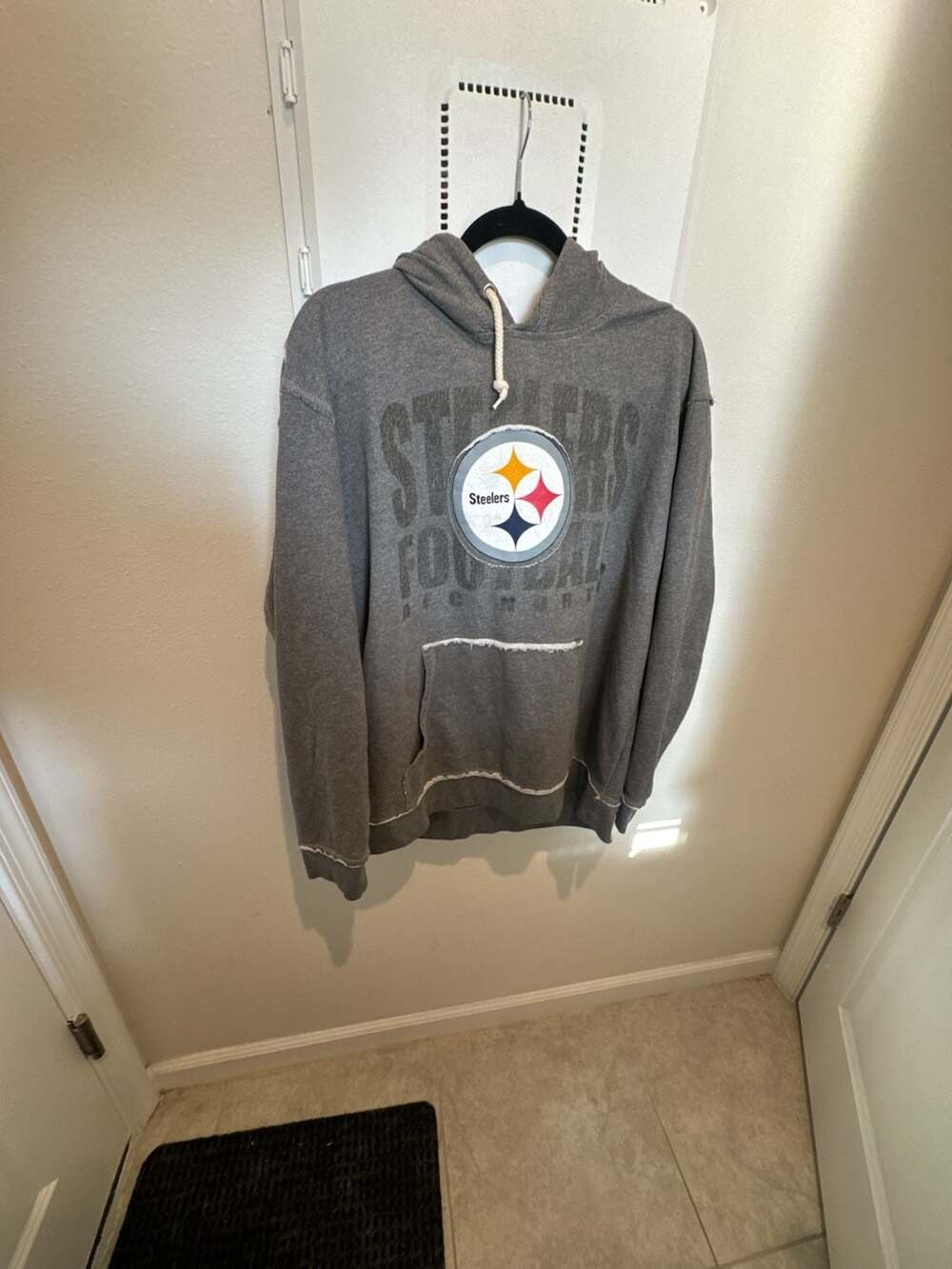 NFL Team Apparel Pittsburgh Steelers Grey Distressed Raw Edge Pullover Hoodie